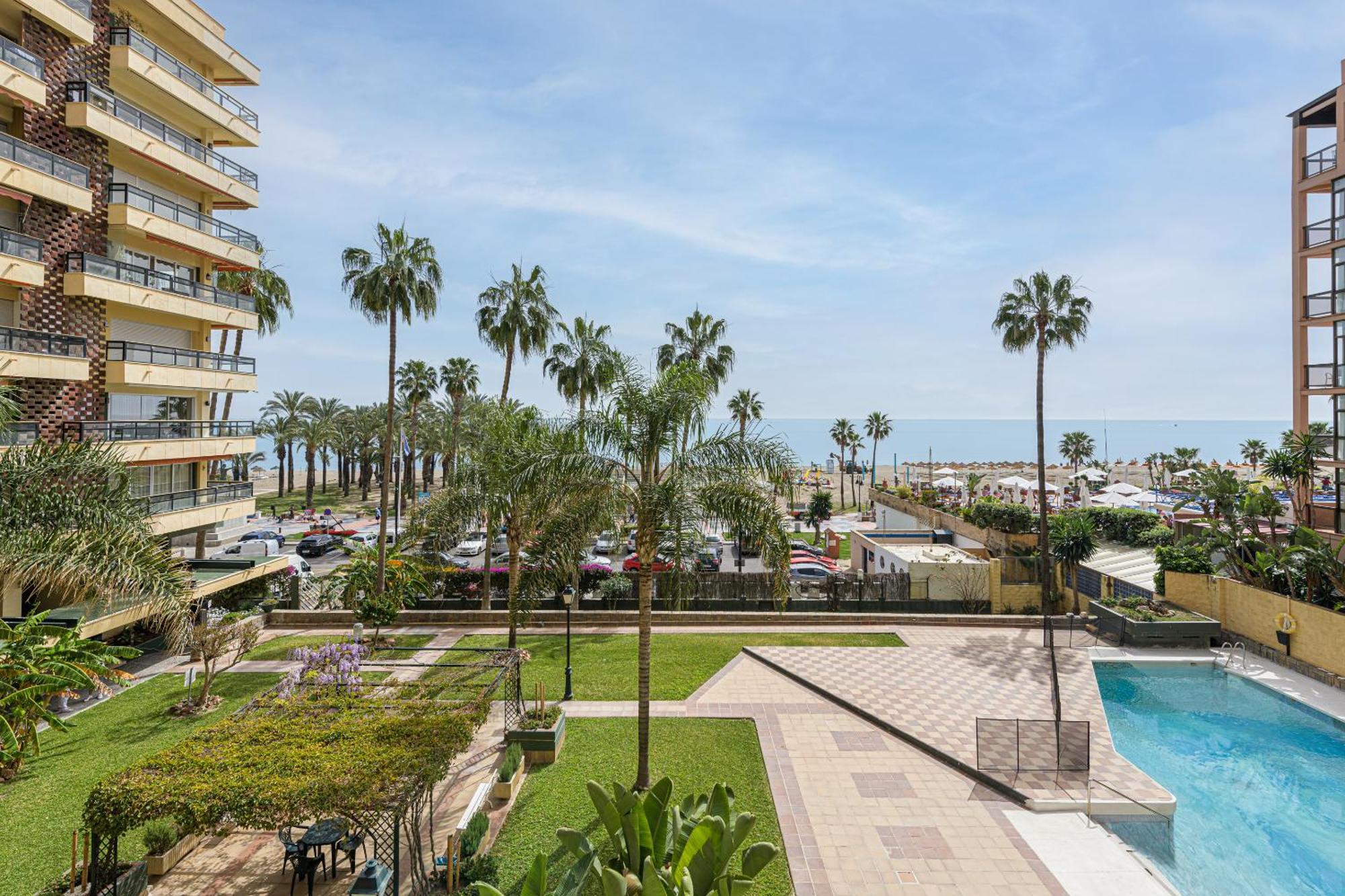 Amazing Carihuela View & Parking Lejlighed Torremolinos Eksteriør billede